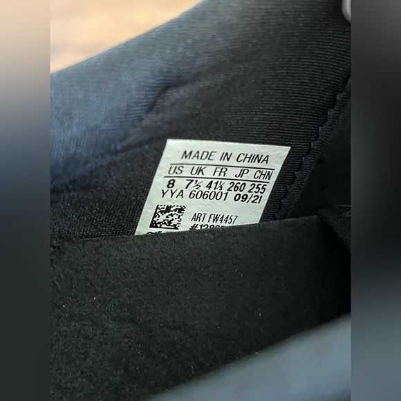 Adidas The Road 'Black White' (size us mens 8, 9, 11.5 & 12) - Picture 5 of 16